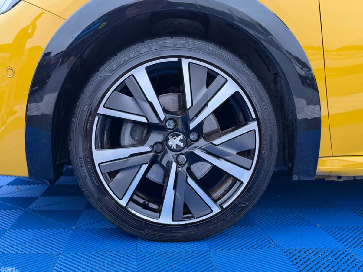Peugeot 208 Hatchback, Petrol, 2020, Yellow