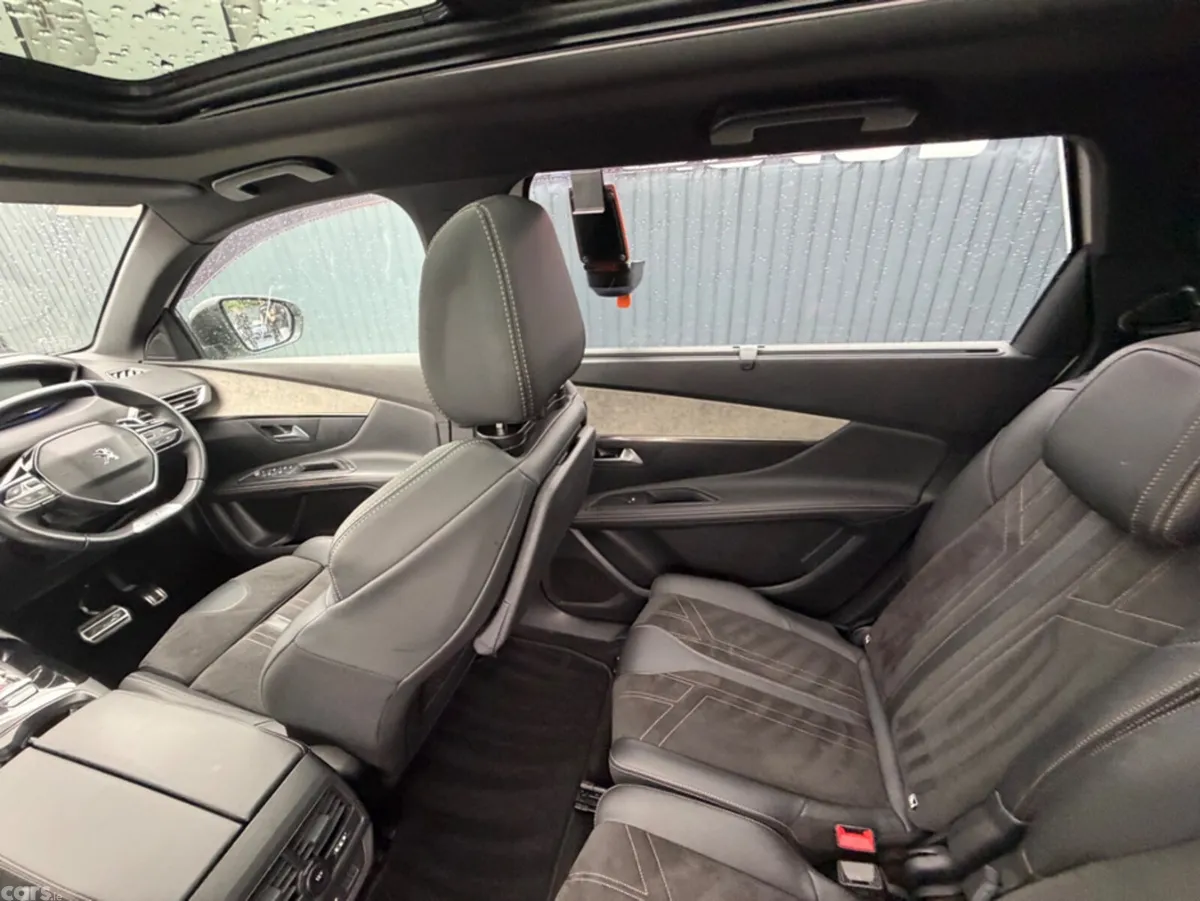 Peugeot 5008 SUV, Diesel, 2021, White