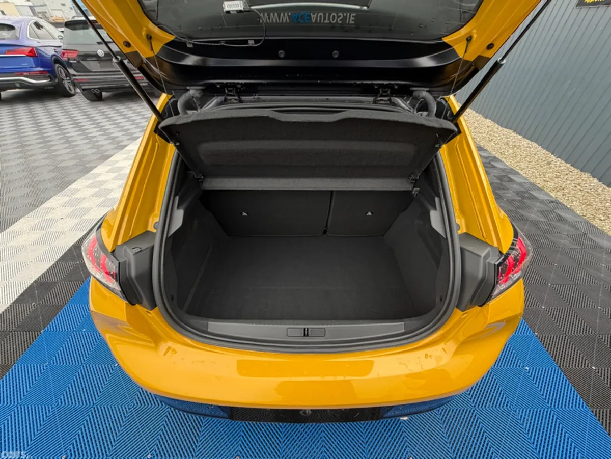 Peugeot 208 Hatchback, Petrol, 2020, Yellow