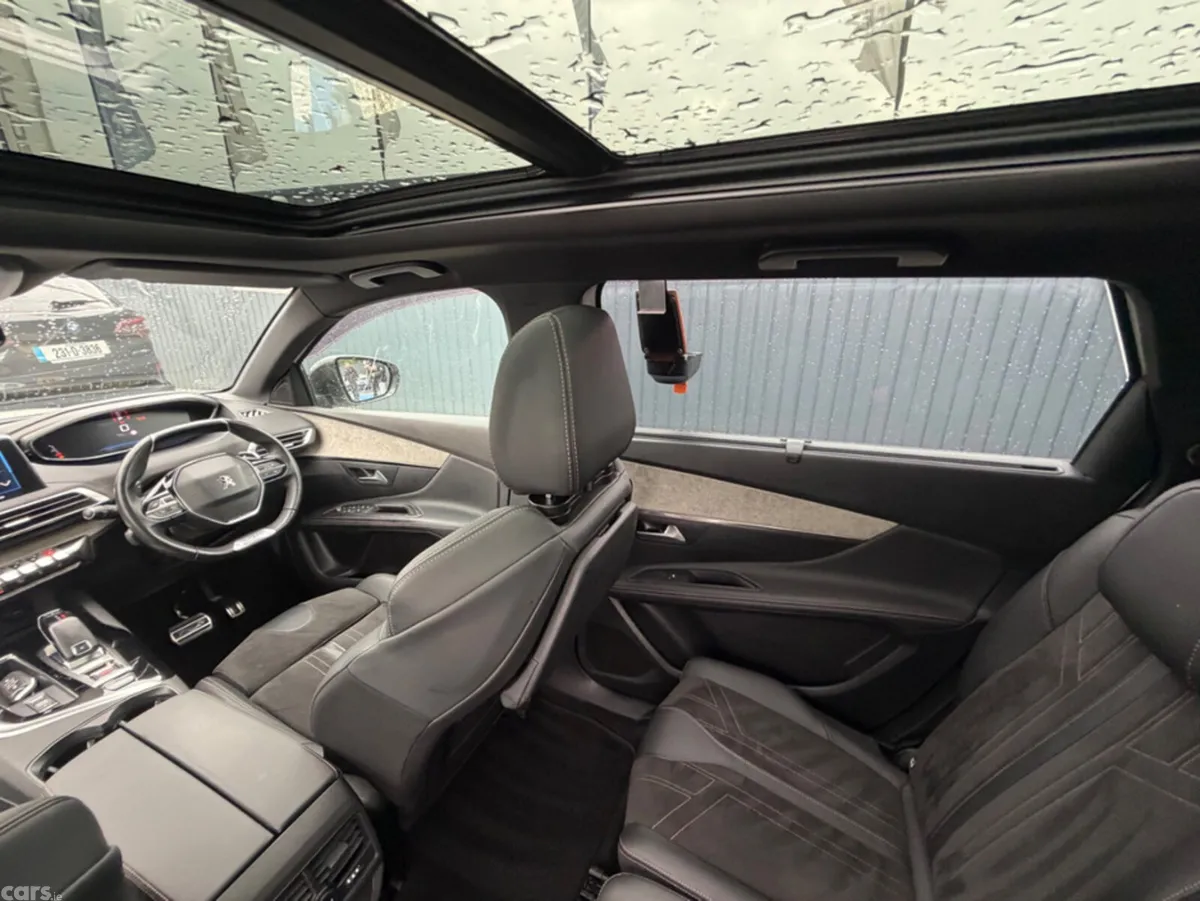 Peugeot 5008 SUV, Diesel, 2021, White