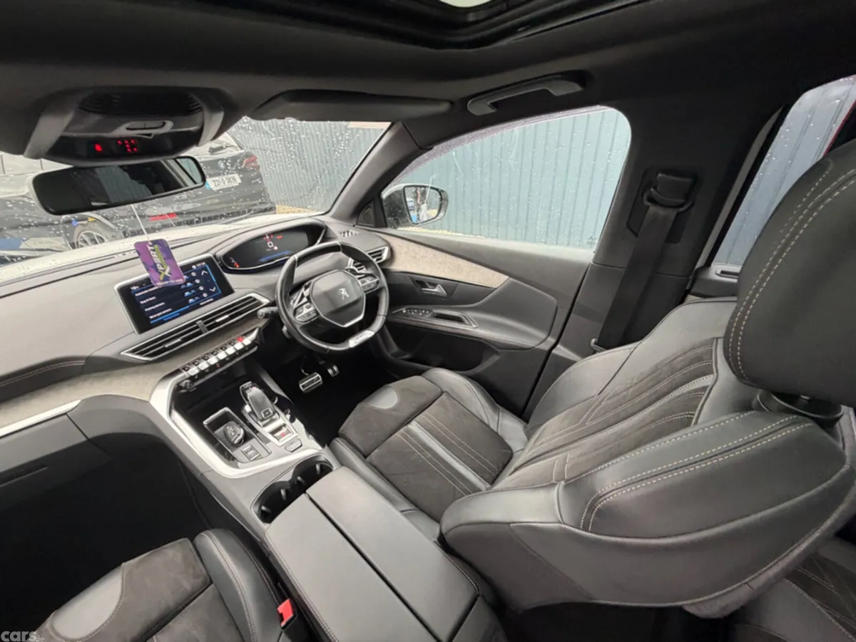 Peugeot 5008 SUV, Diesel, 2021, White