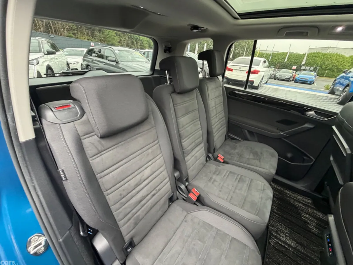 Volkswagen Touran MPV, Diesel, 2019, Blue