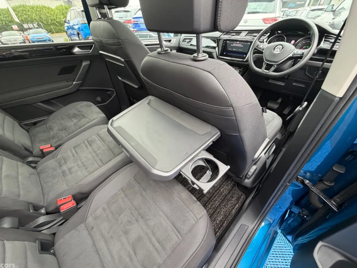 Volkswagen Touran MPV, Diesel, 2019, Blue