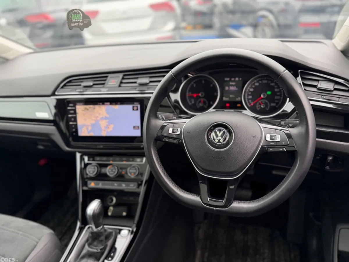 Volkswagen Touran MPV, Diesel, 2019, Blue