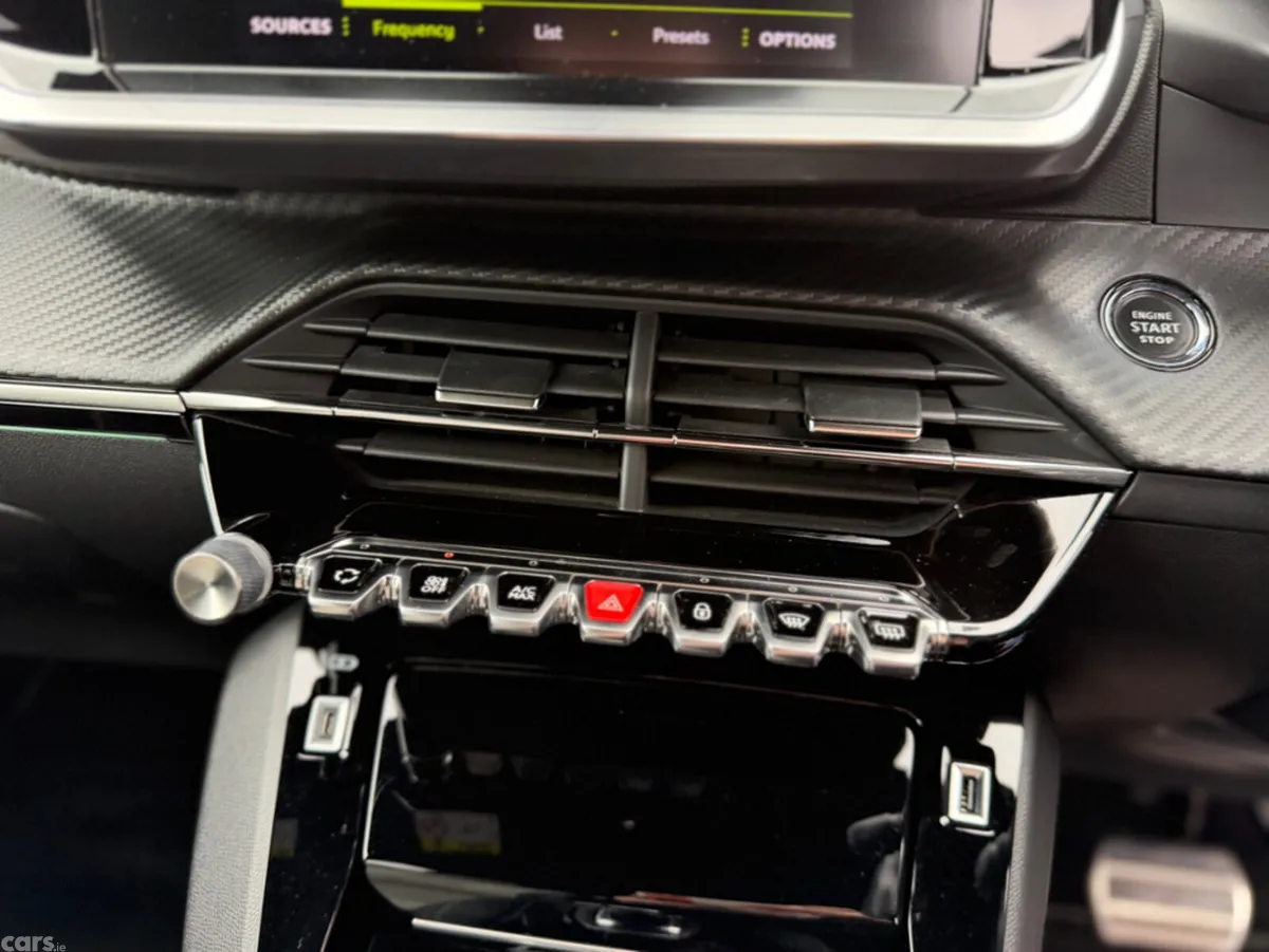Peugeot 208 Hatchback, Petrol, 2020, Yellow
