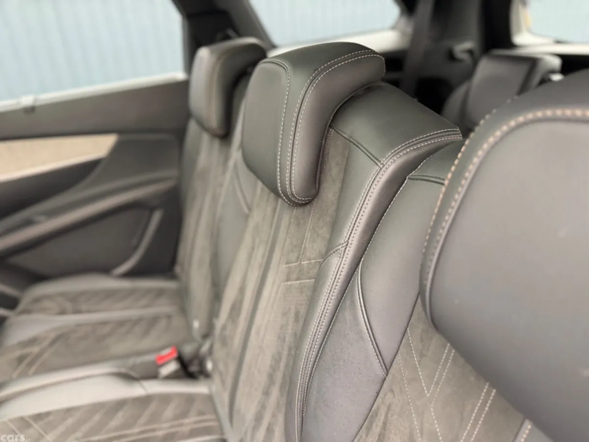 Peugeot 5008 SUV, Diesel, 2021, White