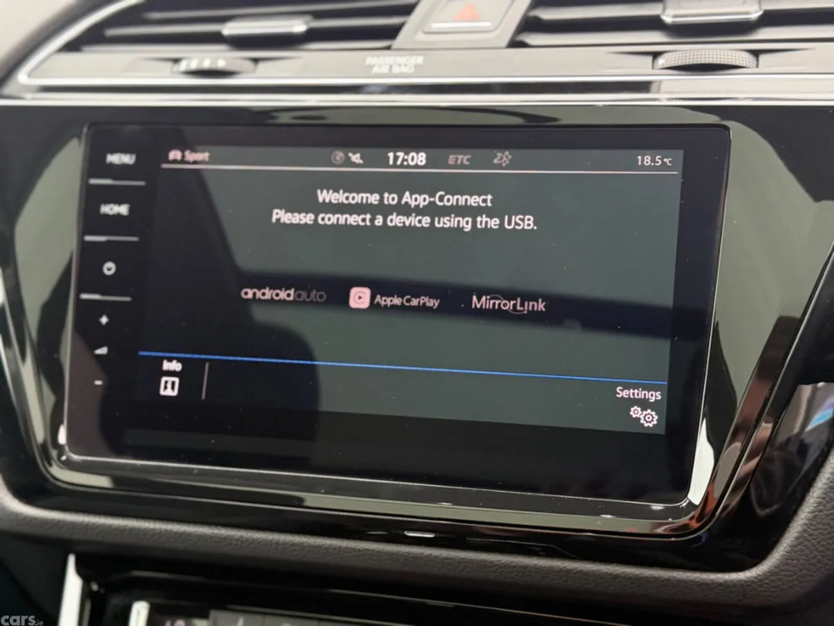 Volkswagen Touran MPV, Diesel, 2019, Blue
