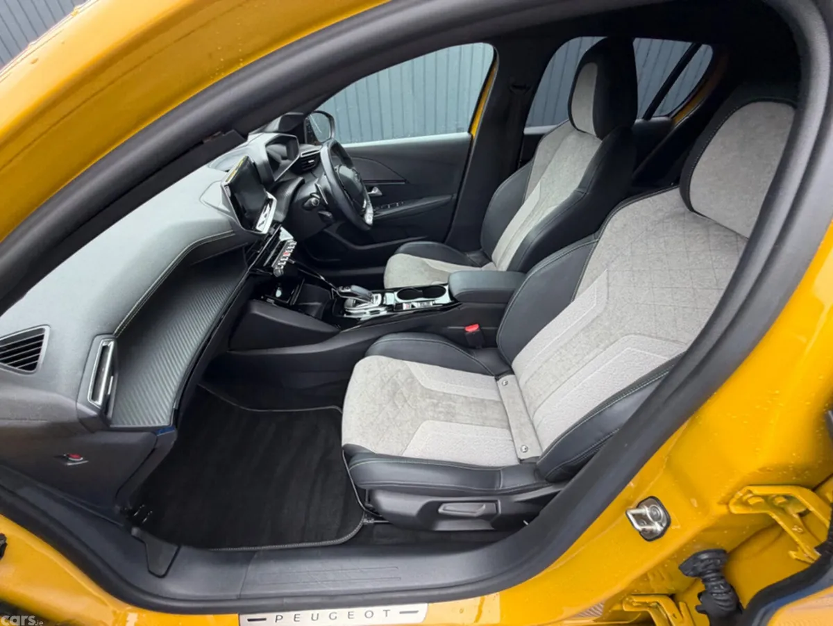 Peugeot 208 Hatchback, Petrol, 2020, Yellow