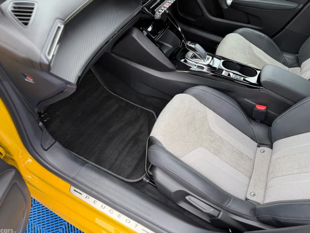 Peugeot 208 Hatchback, Petrol, 2020, Yellow