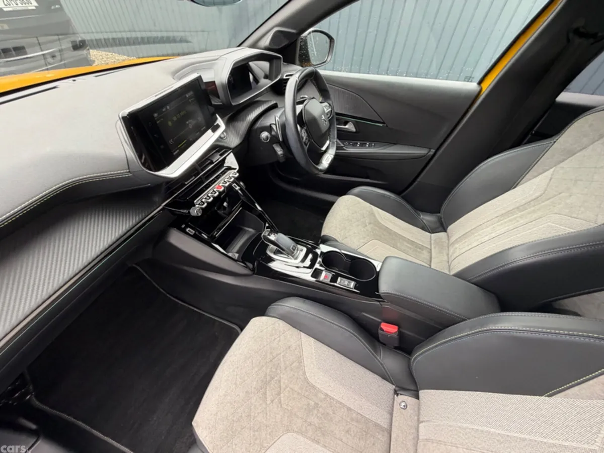 Peugeot 208 Hatchback, Petrol, 2020, Yellow