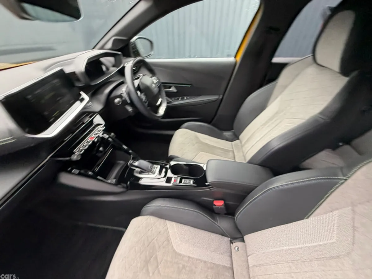 Peugeot 208 Hatchback, Petrol, 2020, Yellow
