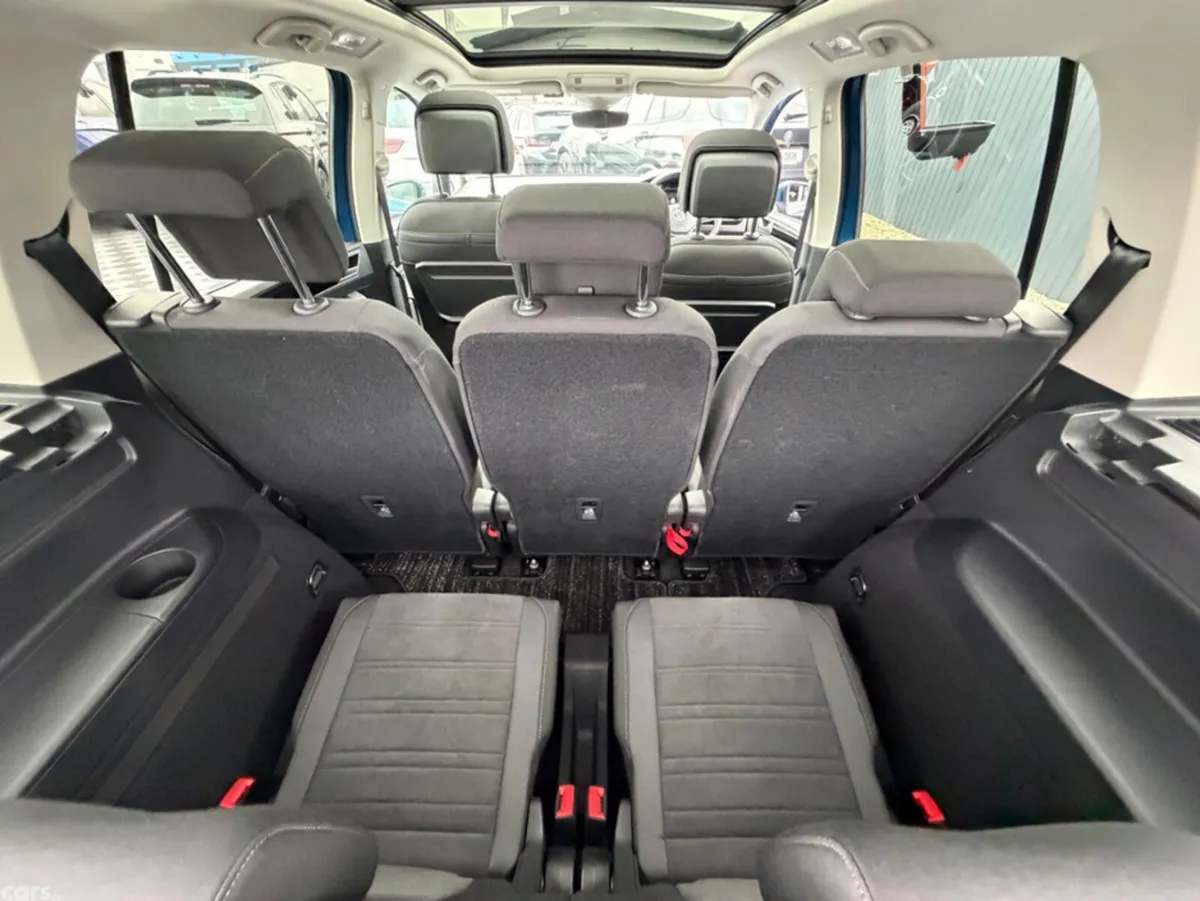 Volkswagen Touran MPV, Diesel, 2019, Blue
