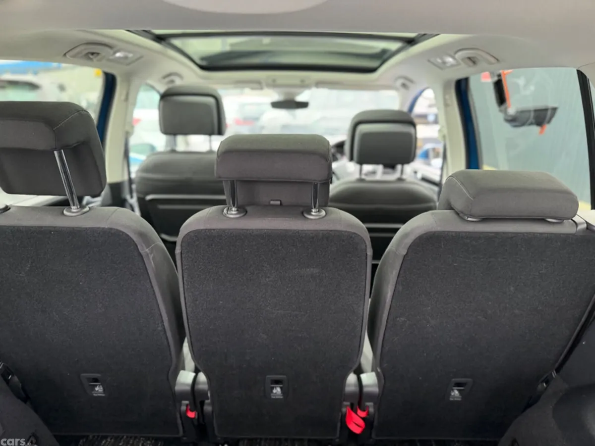 Volkswagen Touran MPV, Diesel, 2019, Blue