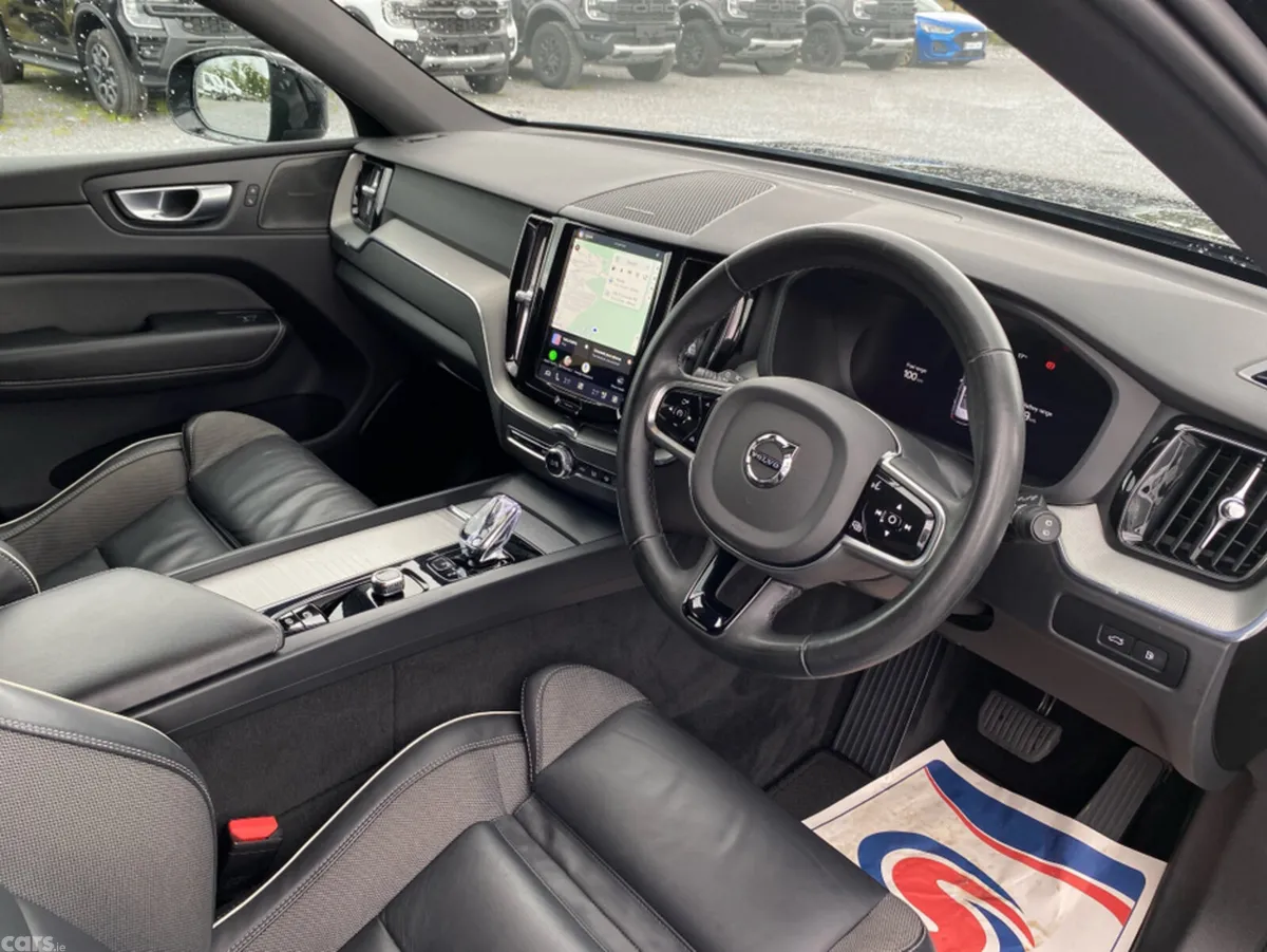 Volvo XC60 SUV, Petrol Plug-in Hybrid, 2024, Black