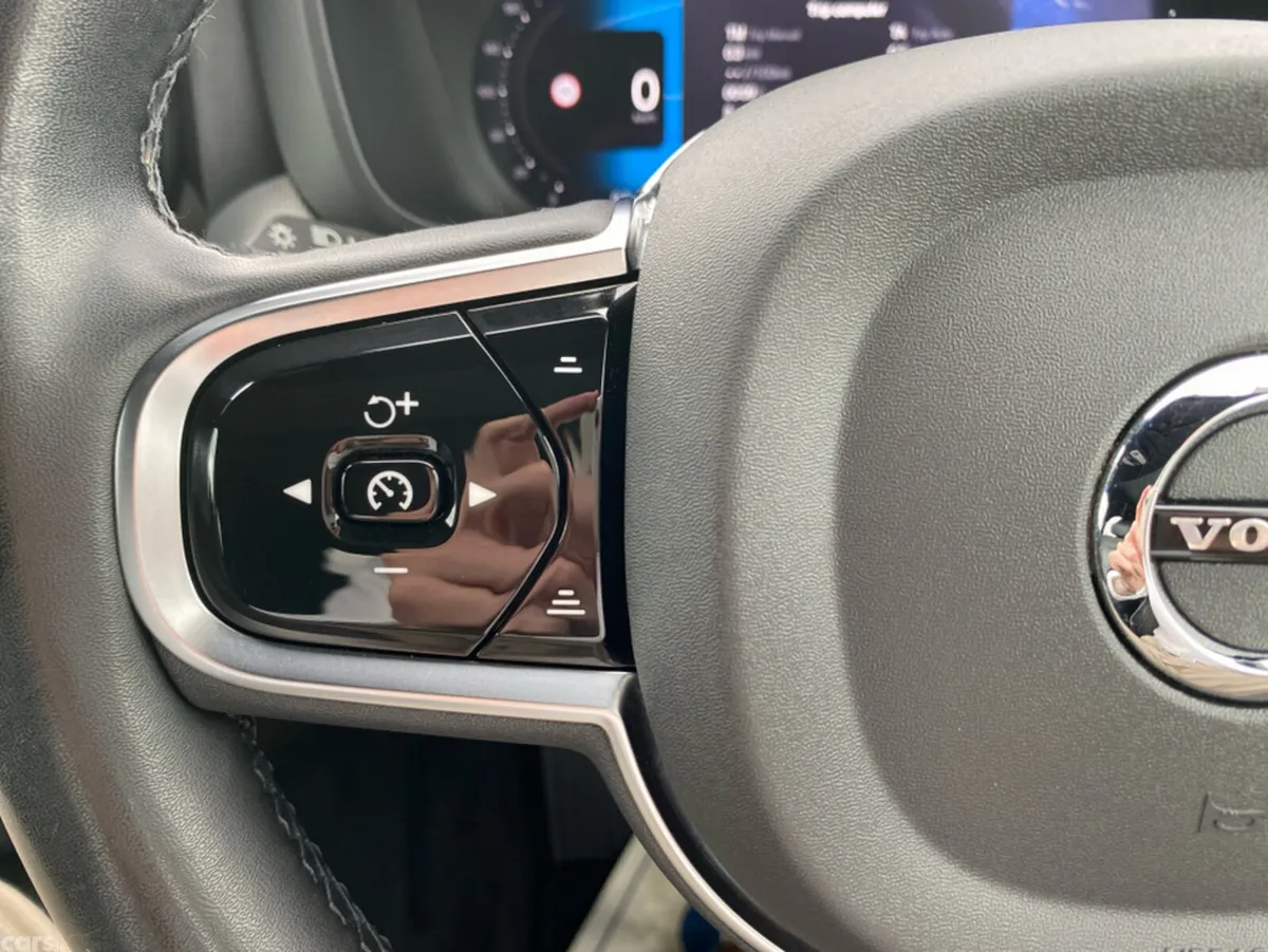 Volvo XC60 SUV, Petrol Plug-in Hybrid, 2024, Black