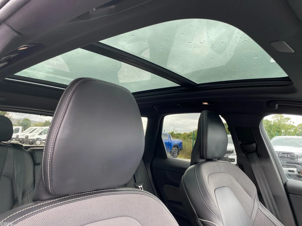 Volvo XC60 SUV, Petrol Plug-in Hybrid, 2024, Black