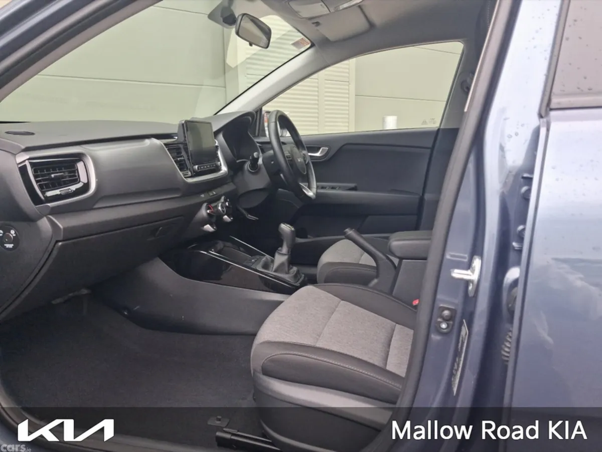 Kia Stonic SUV, Petrol, 2024, Blue