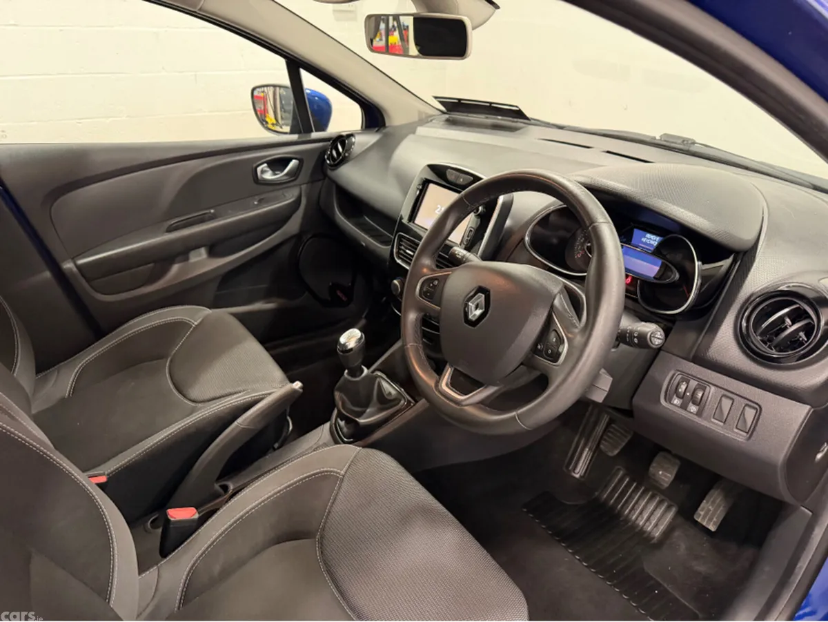 Renault Clio Hatchback, Petrol, 2018, Blue