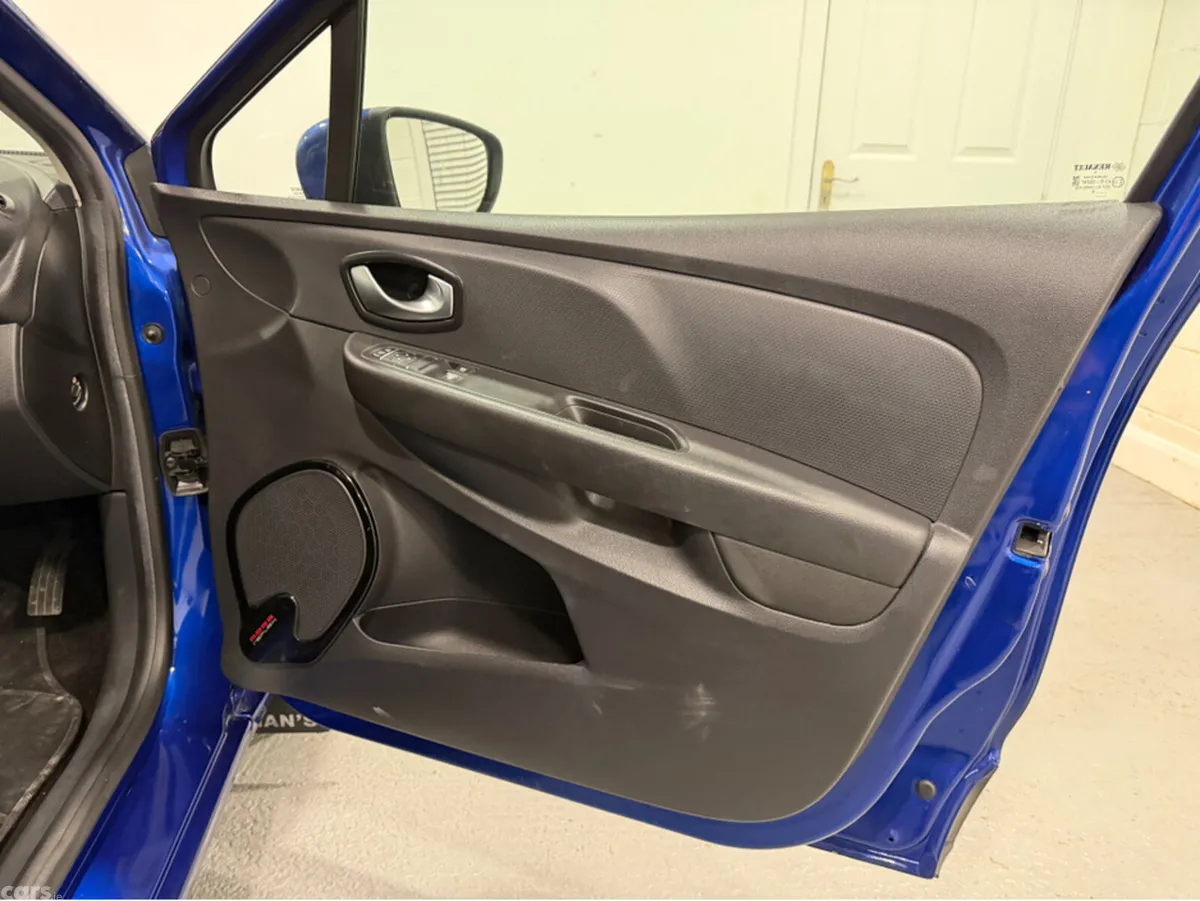 Renault Clio Hatchback, Petrol, 2018, Blue
