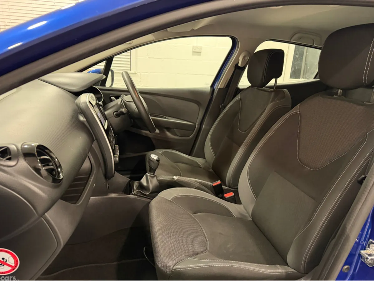 Renault Clio Hatchback, Petrol, 2018, Blue
