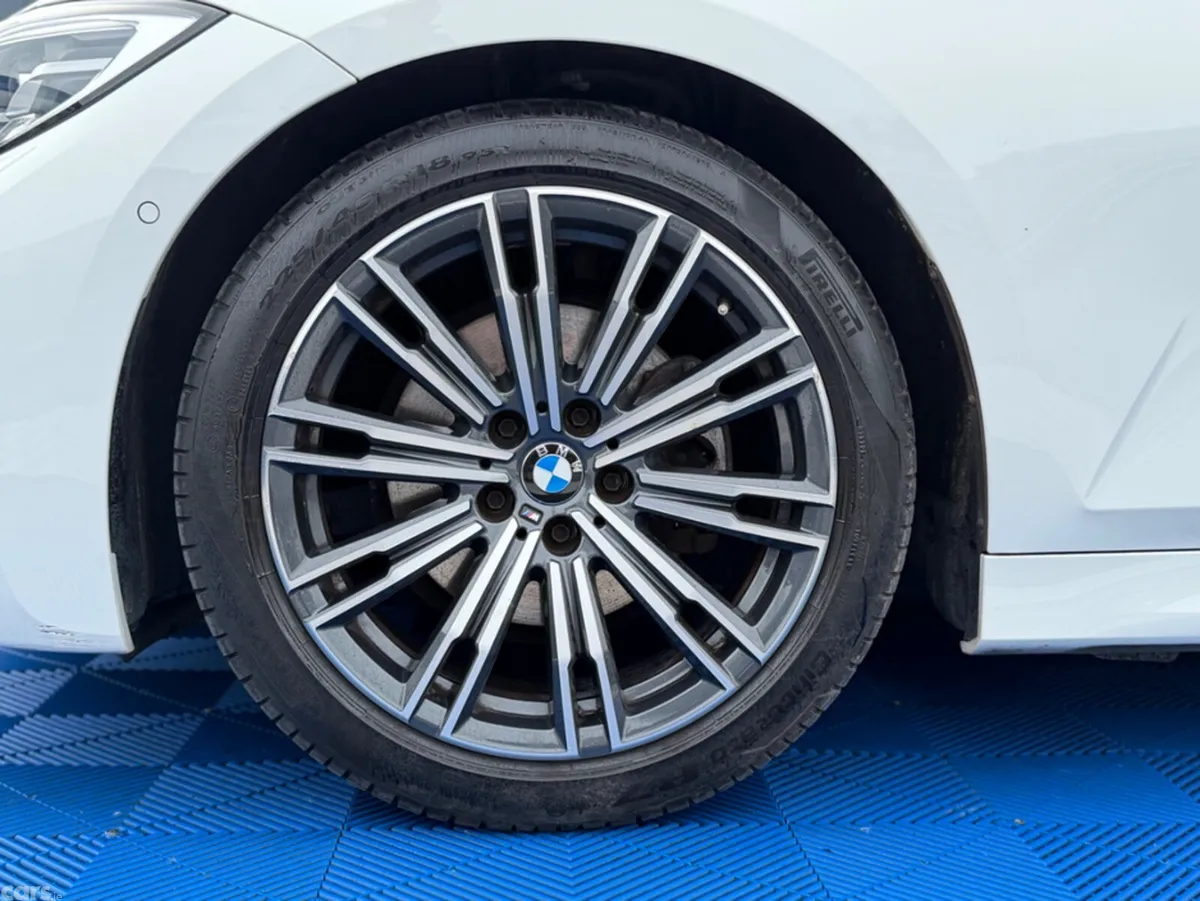 BMW 3-Series Saloon, Petrol, 2021, White