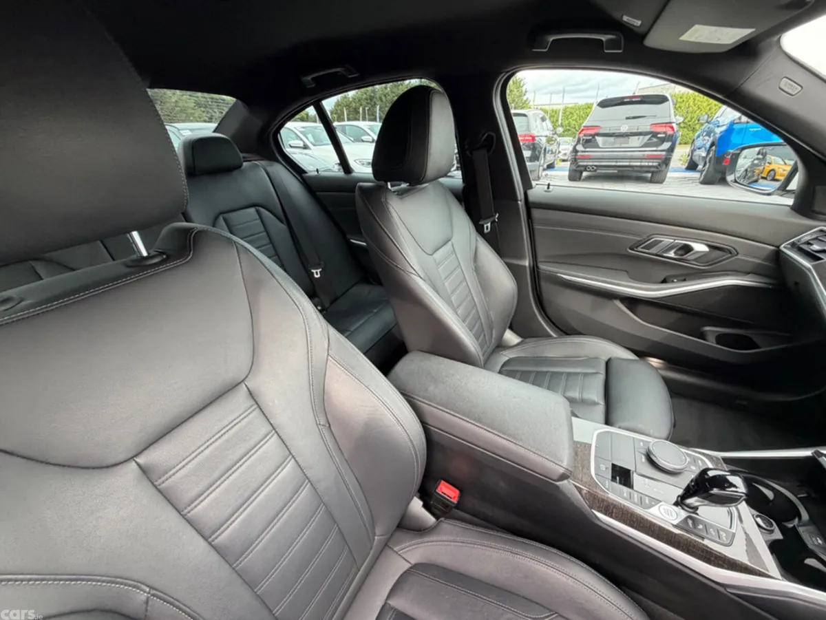 BMW 3-Series Saloon, Petrol, 2021, White
