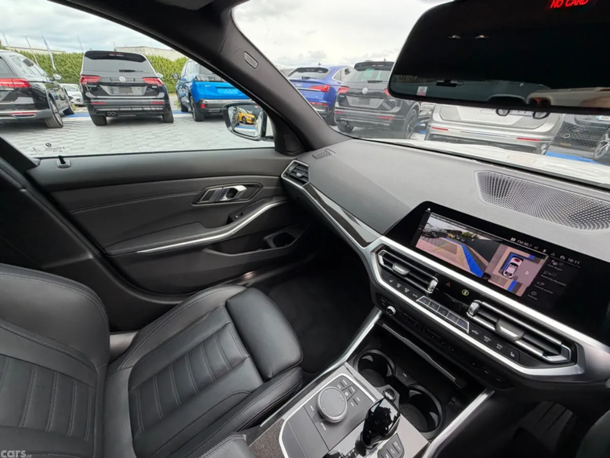 BMW 3-Series Saloon, Petrol, 2021, White