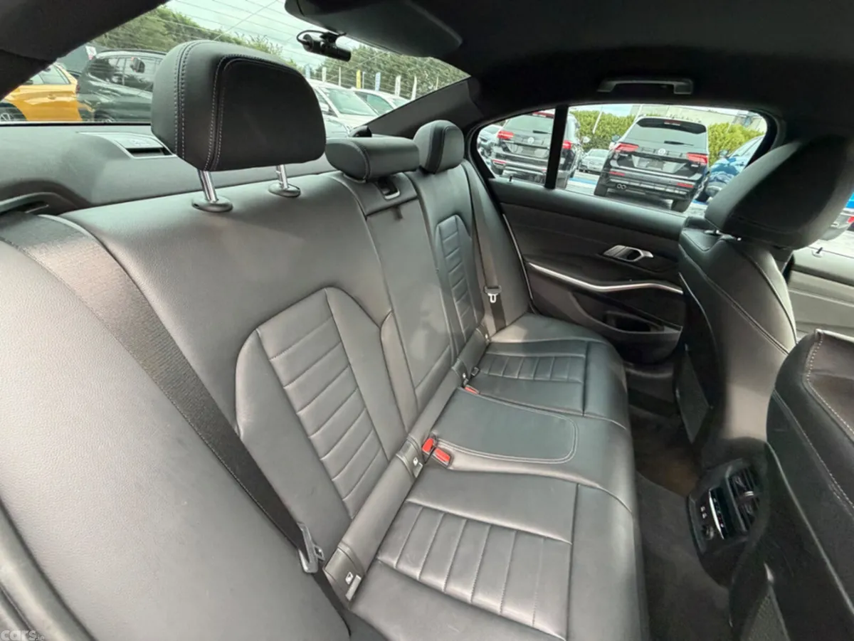 BMW 3-Series Saloon, Petrol, 2021, White