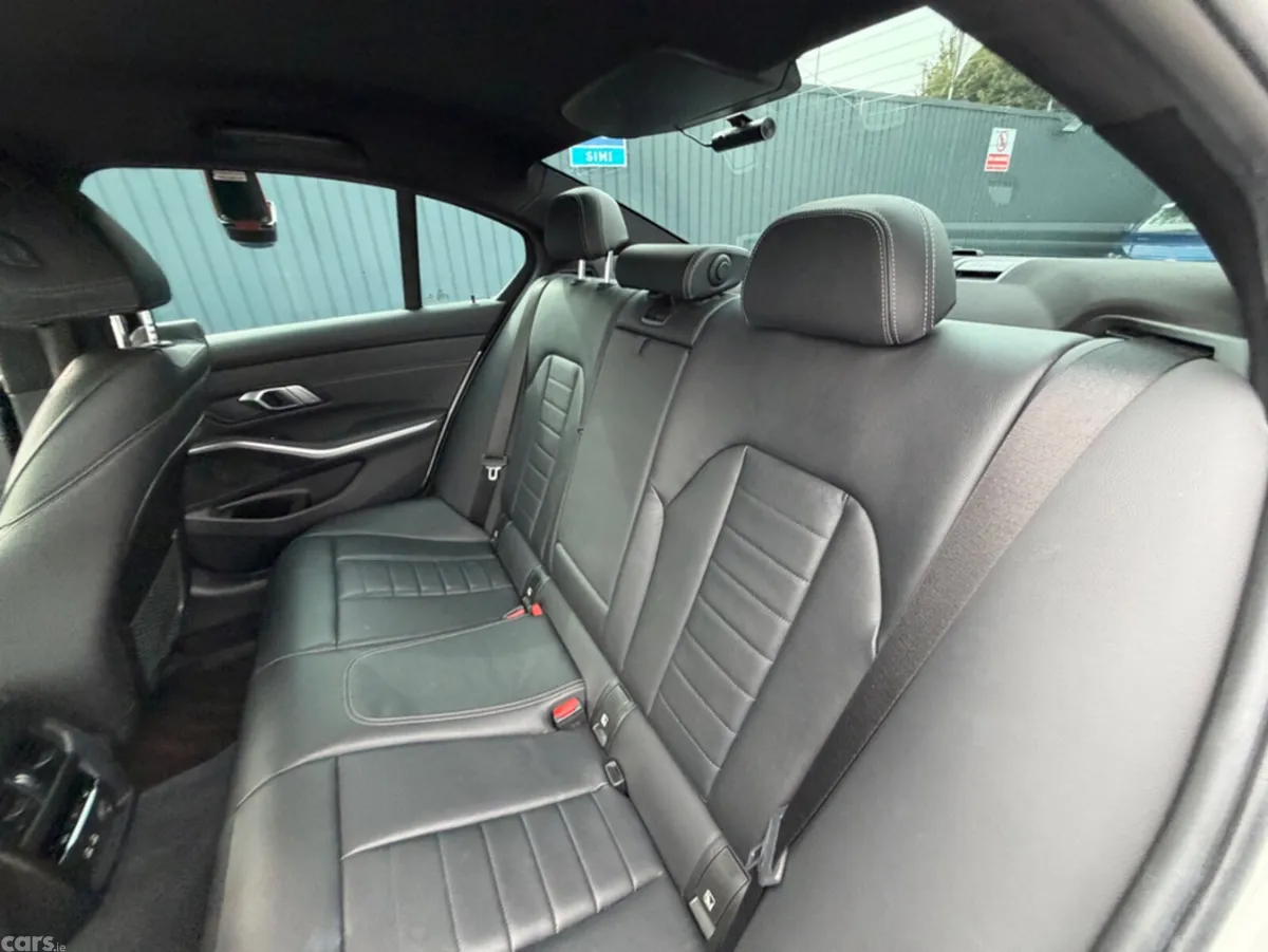 BMW 3-Series Saloon, Petrol, 2021, White
