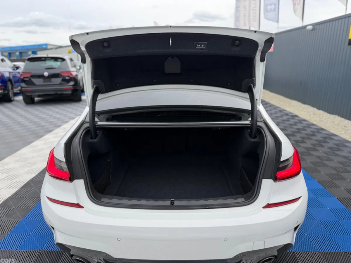 BMW 3-Series Saloon, Petrol, 2021, White