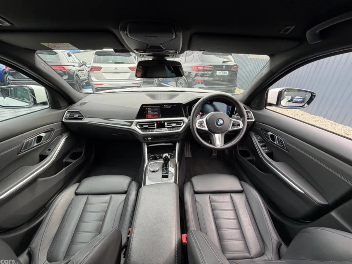 BMW 3-Series Saloon, Petrol, 2021, White