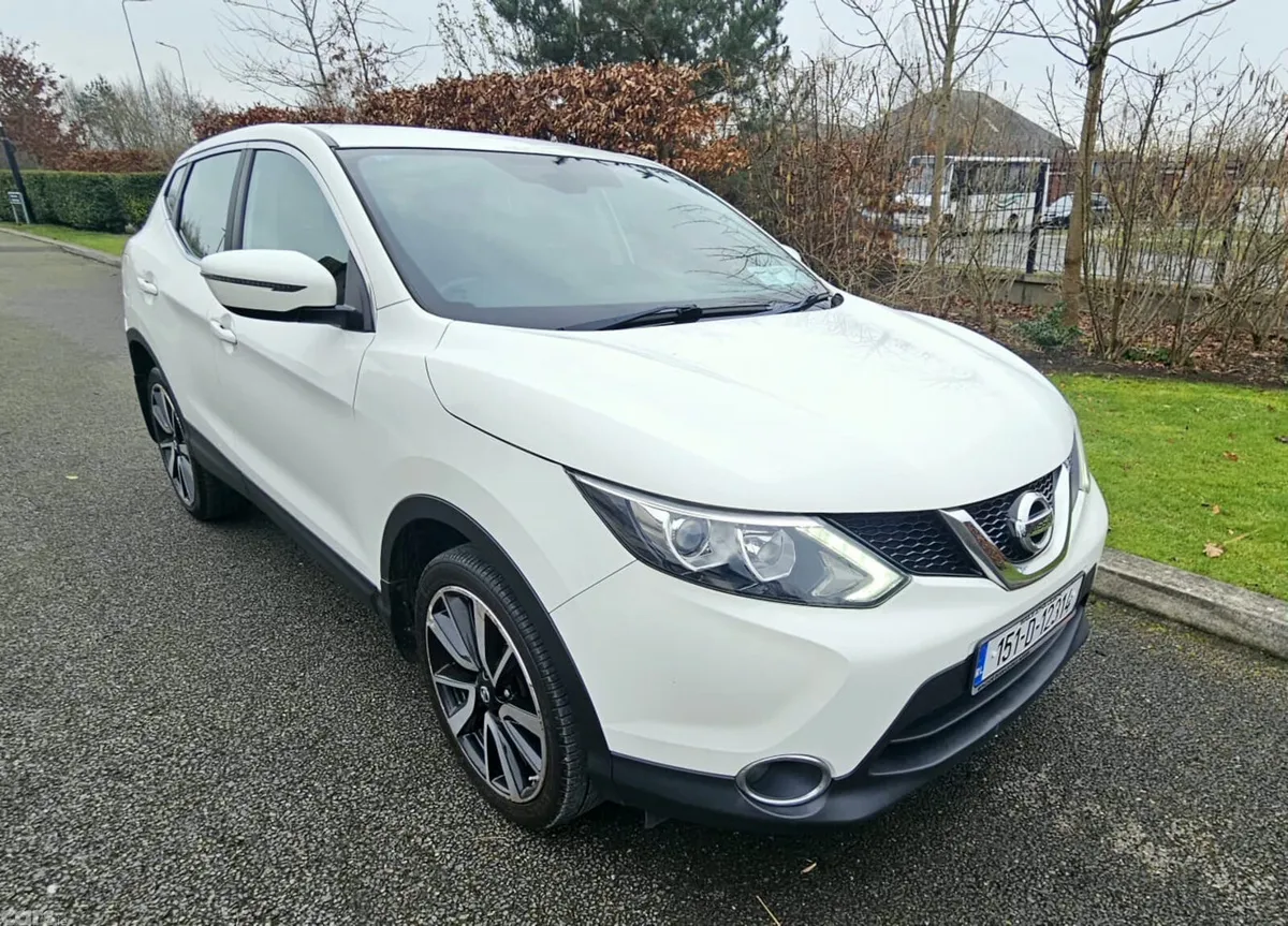 Nissan Qashqai Hatchback, Diesel, 2015, White