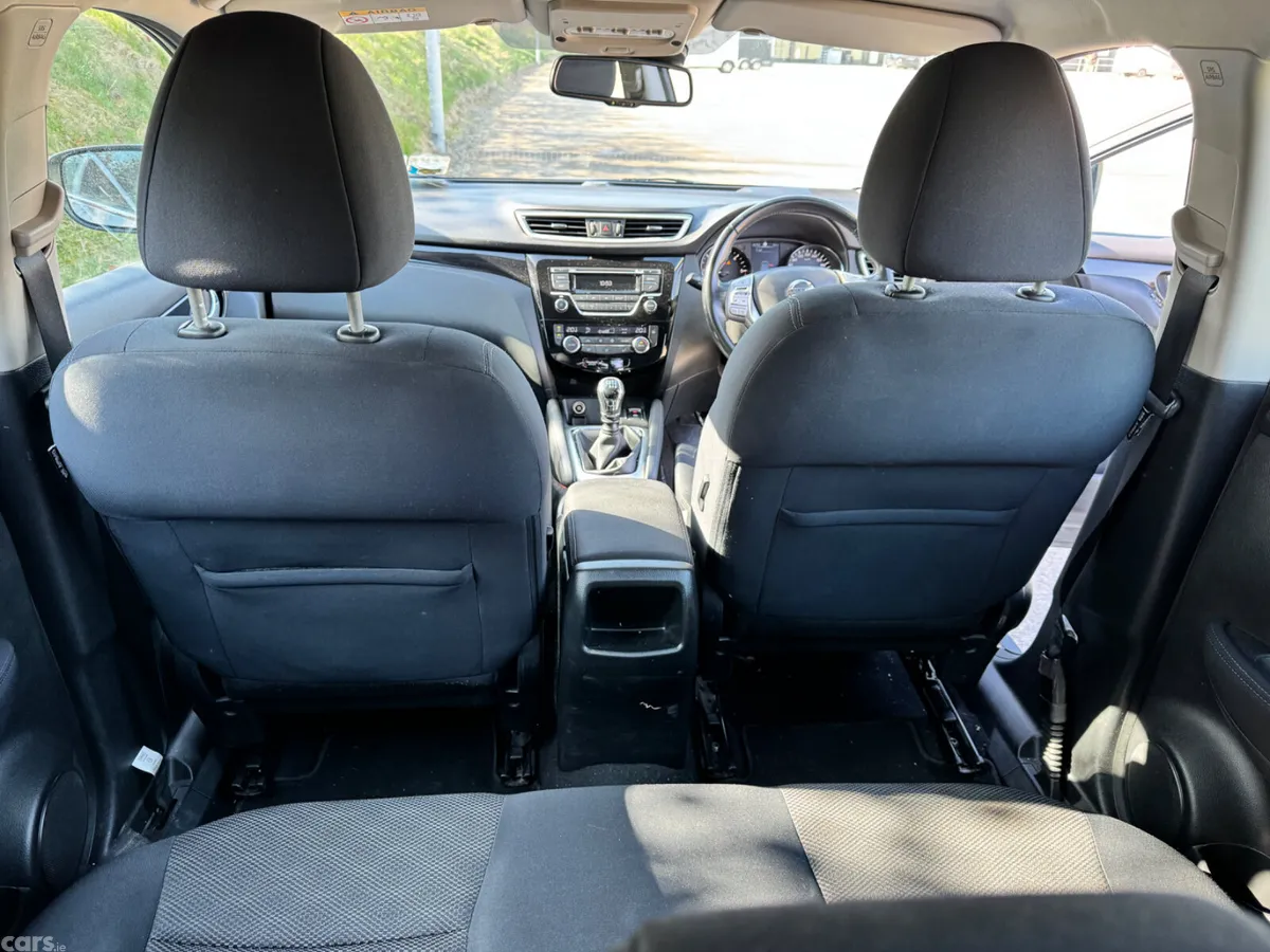 Nissan Qashqai Hatchback, Diesel, 2015, Grey