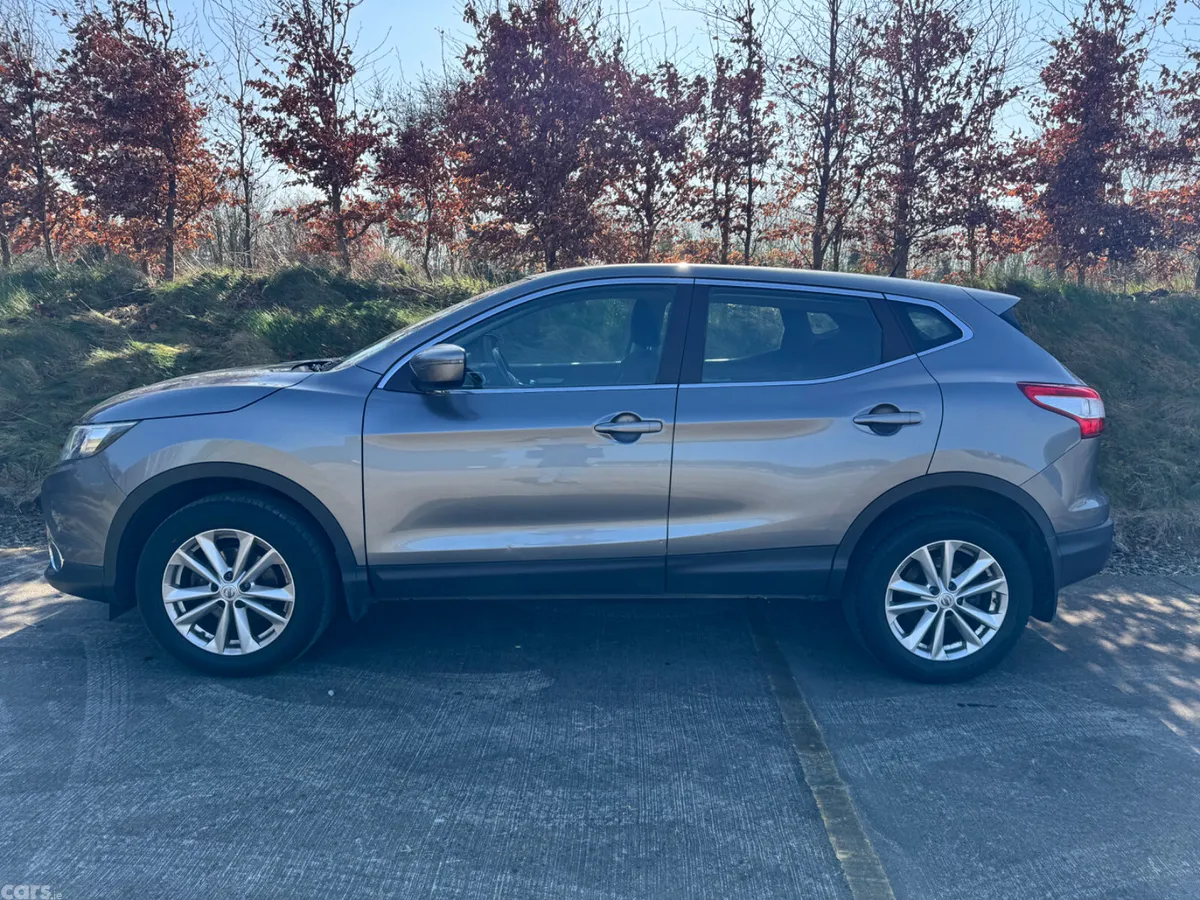 Nissan Qashqai Hatchback, Diesel, 2015, Grey