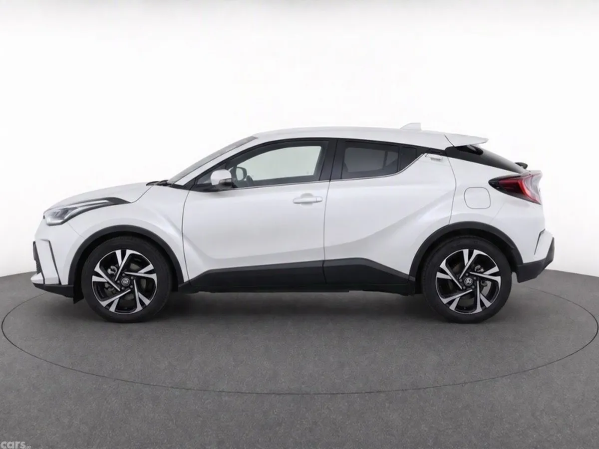 Toyota C-HR SUV, Petrol Hybrid, 2023, White