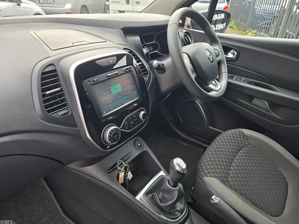 Renault Captur Hatchback, Diesel, 2017, Red