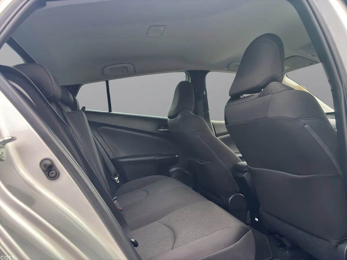 Toyota Prius Saloon, Petrol Hybrid, 2021, Silver