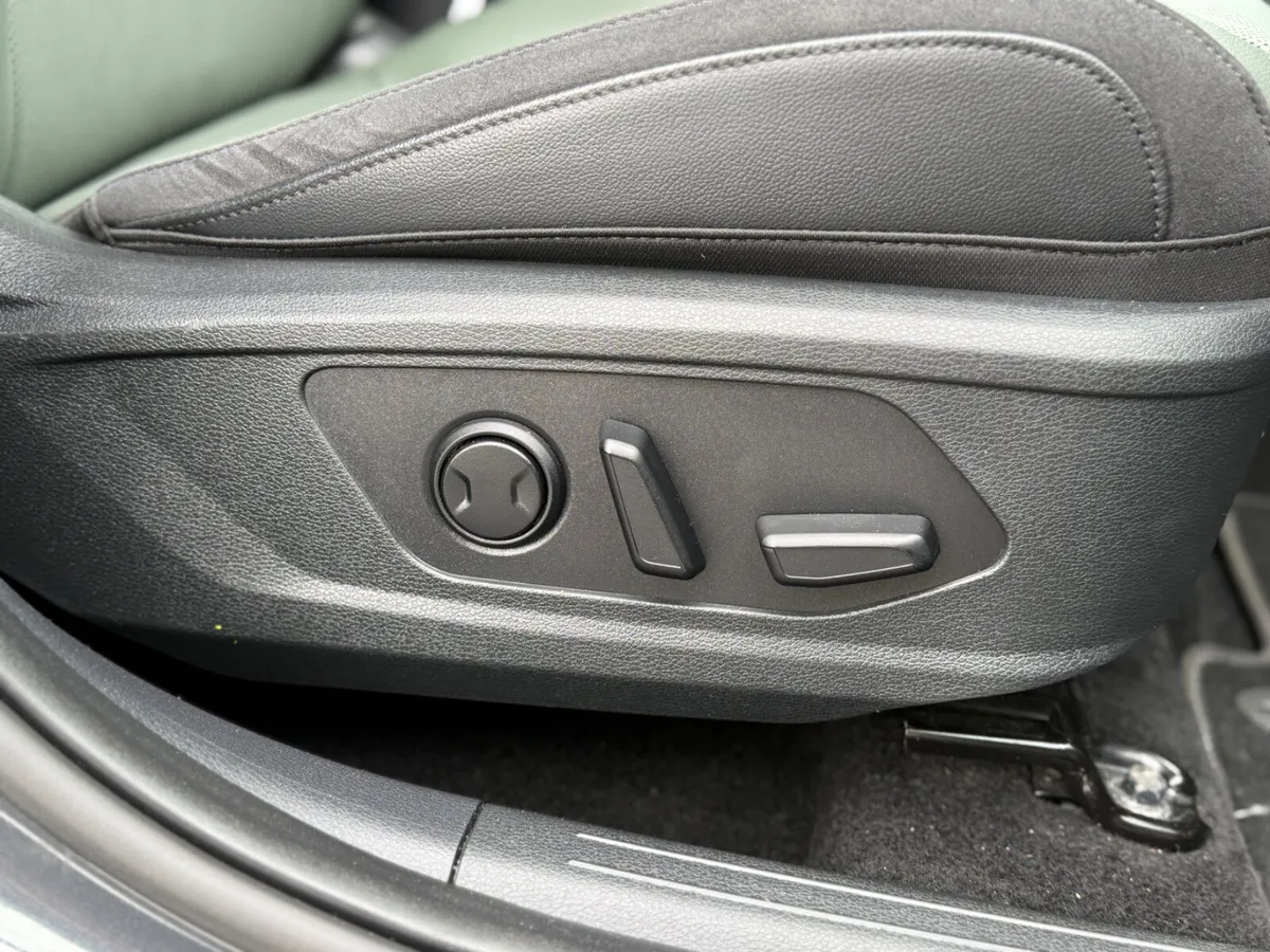 Kia Sportage SUV, Petrol Plug-in Hybrid, 2024, Grey