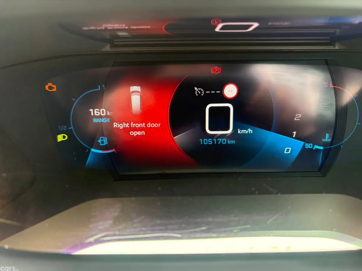 Peugeot 2008 MPV, Petrol, 2022, White