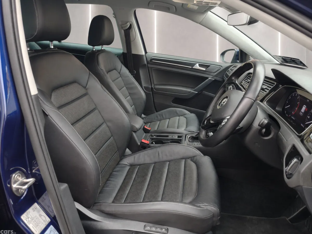 Volkswagen Golf Hatchback, Petrol, 2019, Blue