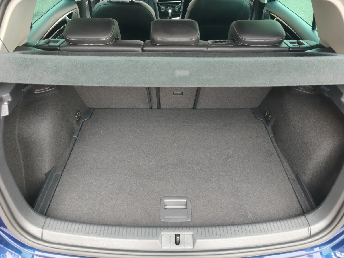 Volkswagen Golf Hatchback, Petrol, 2019, Blue