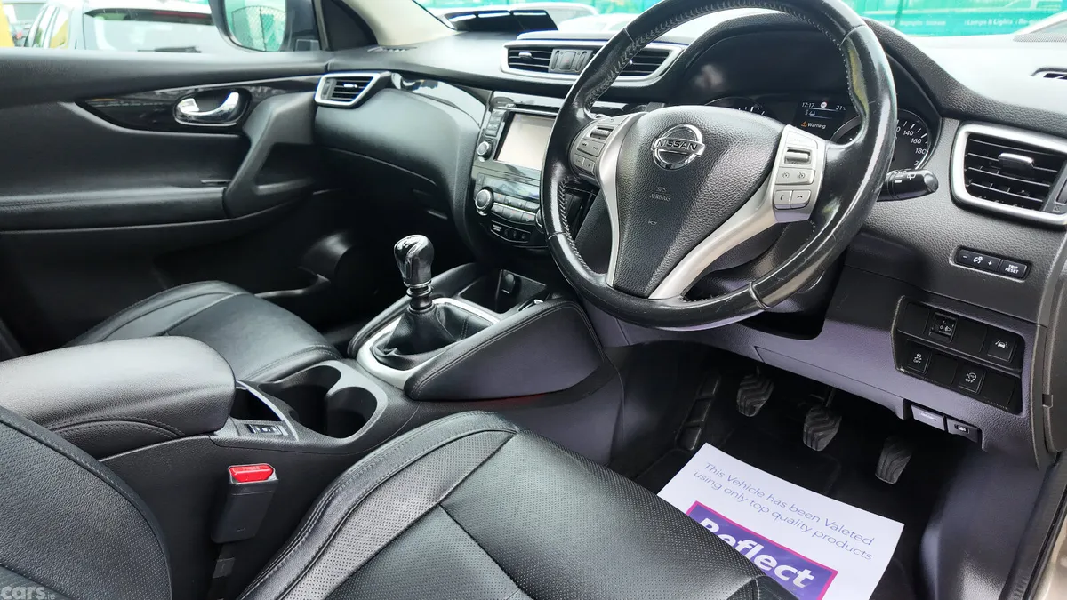 Nissan Qashqai SUV, Diesel, 2017, Brown