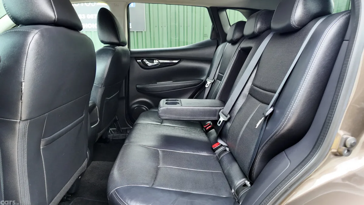 Nissan Qashqai SUV, Diesel, 2017, Brown