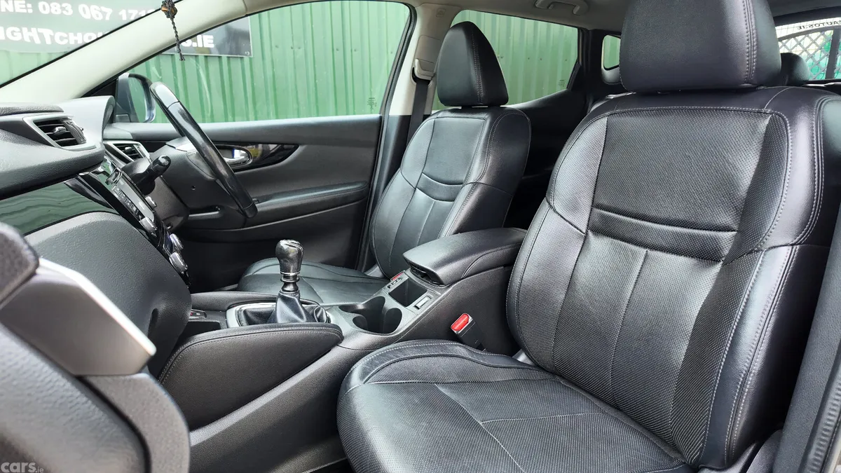Nissan Qashqai SUV, Diesel, 2017, Brown