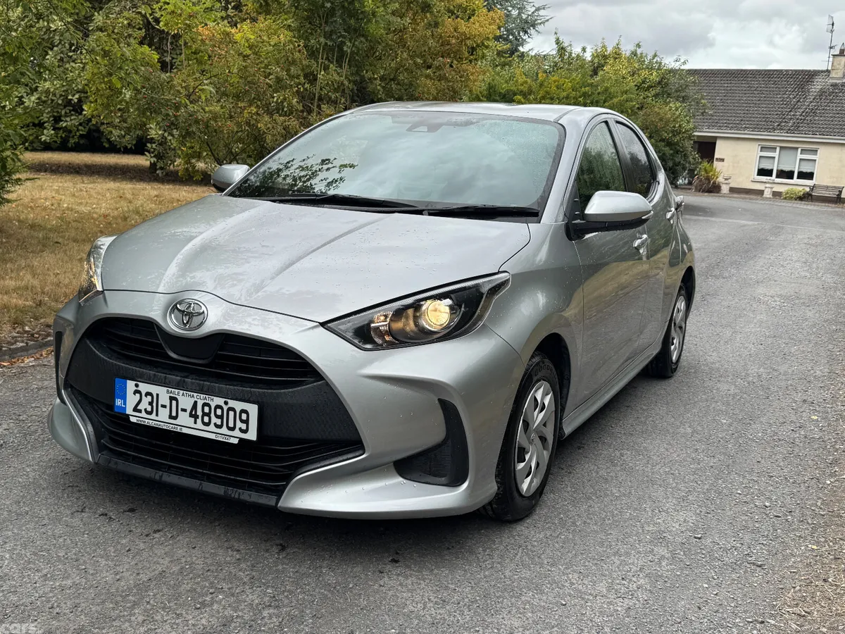 Toyota Yaris Hatchback, Petrol, 2023, Silver