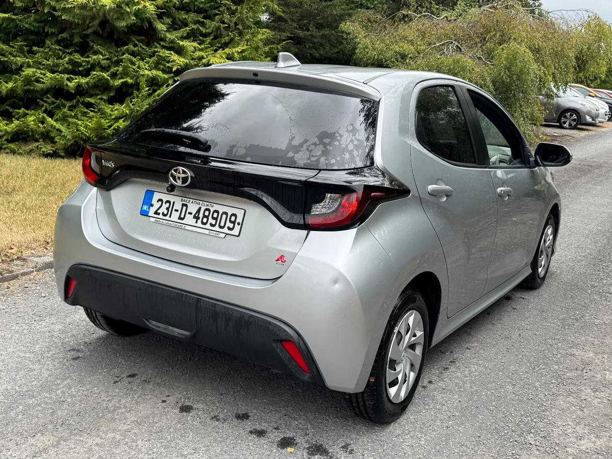 Toyota Yaris Hatchback, Petrol, 2023, Silver