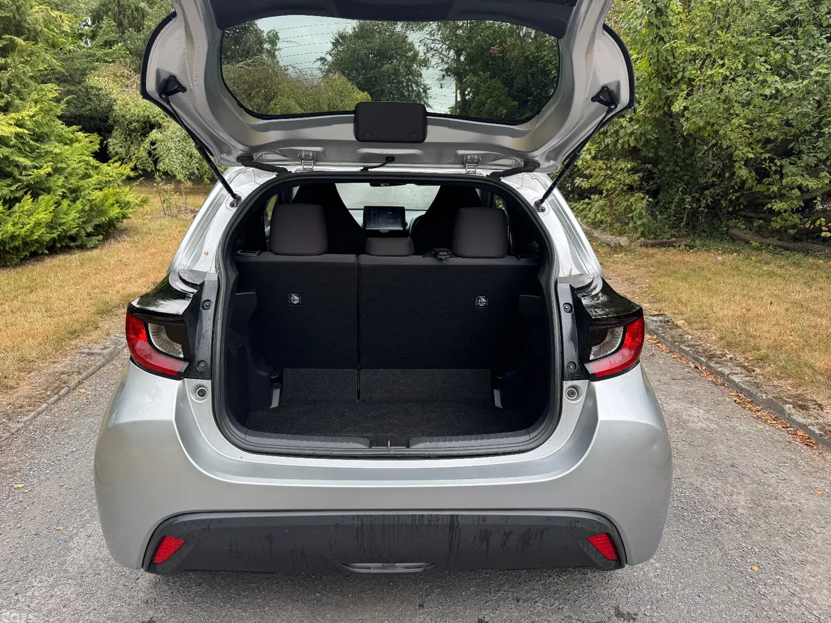 Toyota Yaris Hatchback, Petrol, 2023, Silver