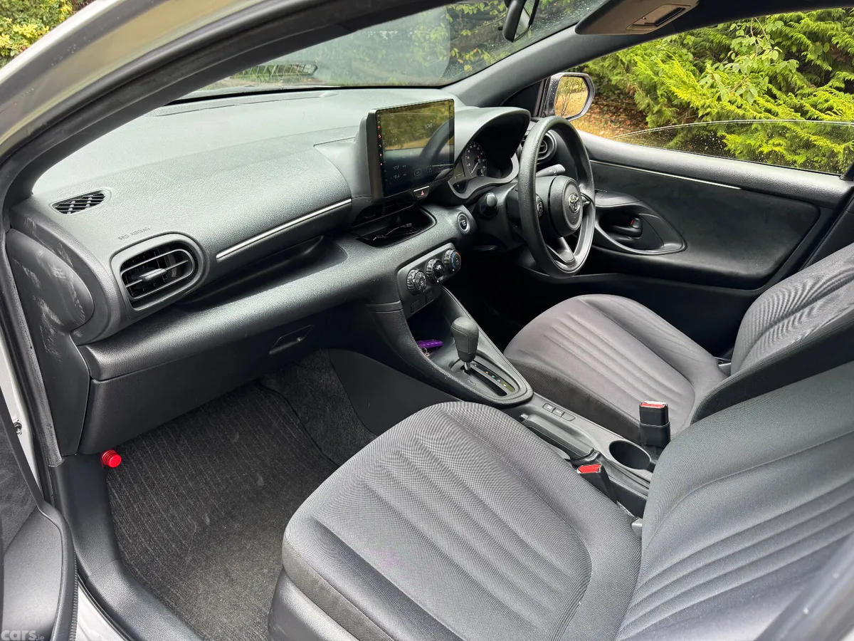 Toyota Yaris Hatchback, Petrol, 2023, Silver
