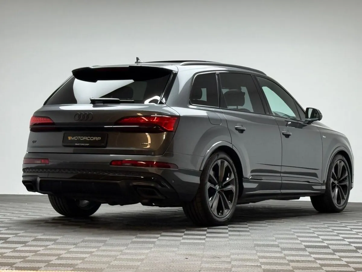 Audi Q7 SUV, Petrol Plug-in Hybrid, 2025, Grey