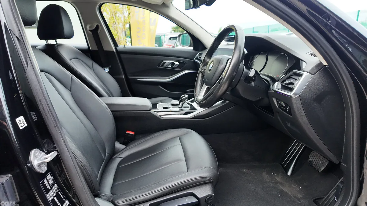 BMW 3-Series Estate, Diesel, 2021, Black